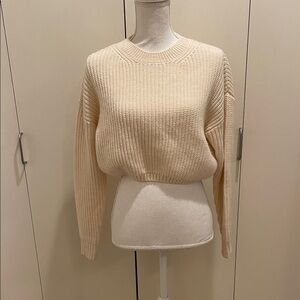 Elodie cream long sleeved crop top sweater Medium